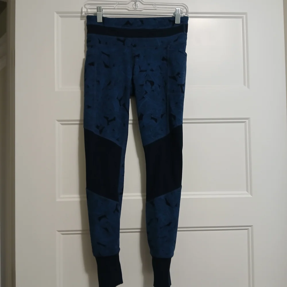 Athleta Tropical Excursion Leggings Small - Picture 3 of 10